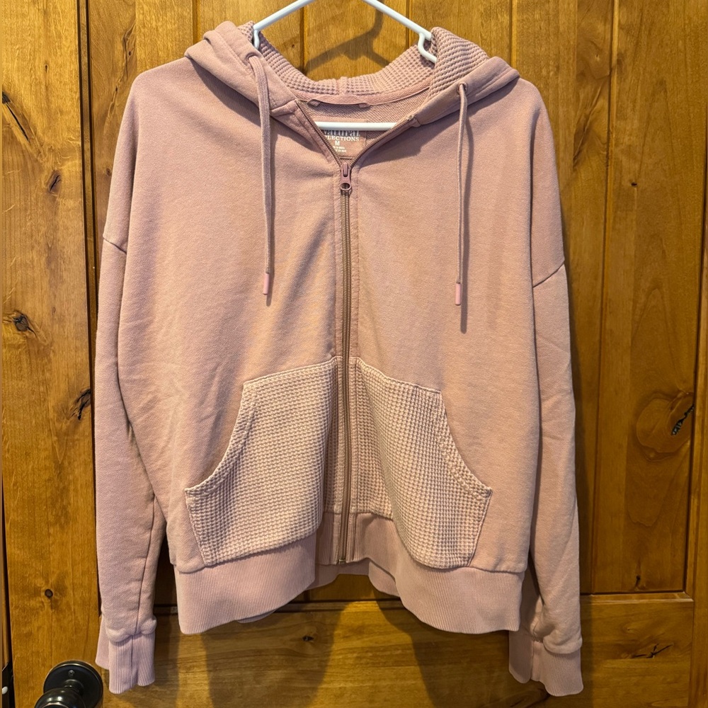 Women’s pink hooded sweatshirt 
Brand- natural reflections